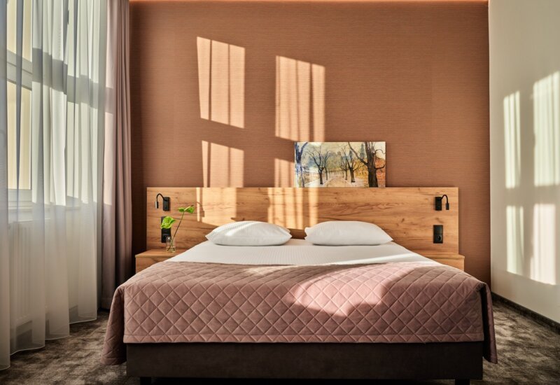 romantic room in cracow hotel garni