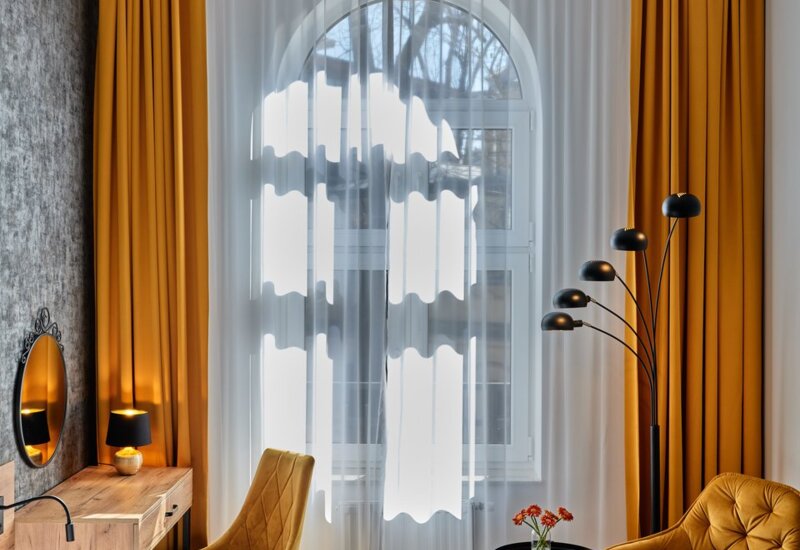 Room with atmospheric decor