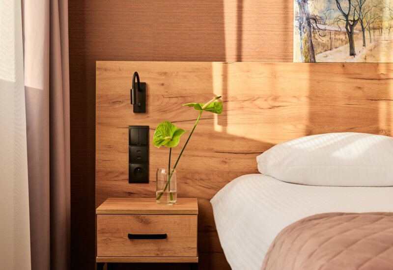 Hotel bedroom - wooden details