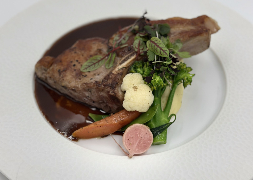 Restauracja przy Błoniach Krakowskich - danie główne z sezonowych składników,