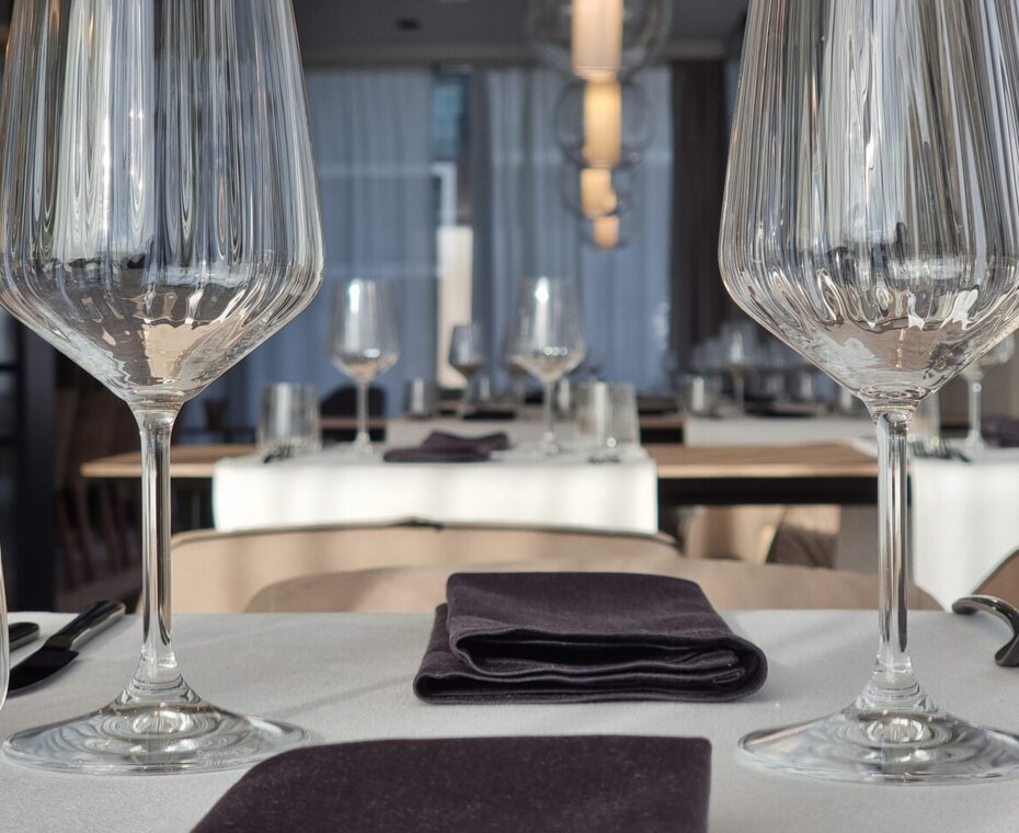 Table Setting with Glasses and Elegant Napkins