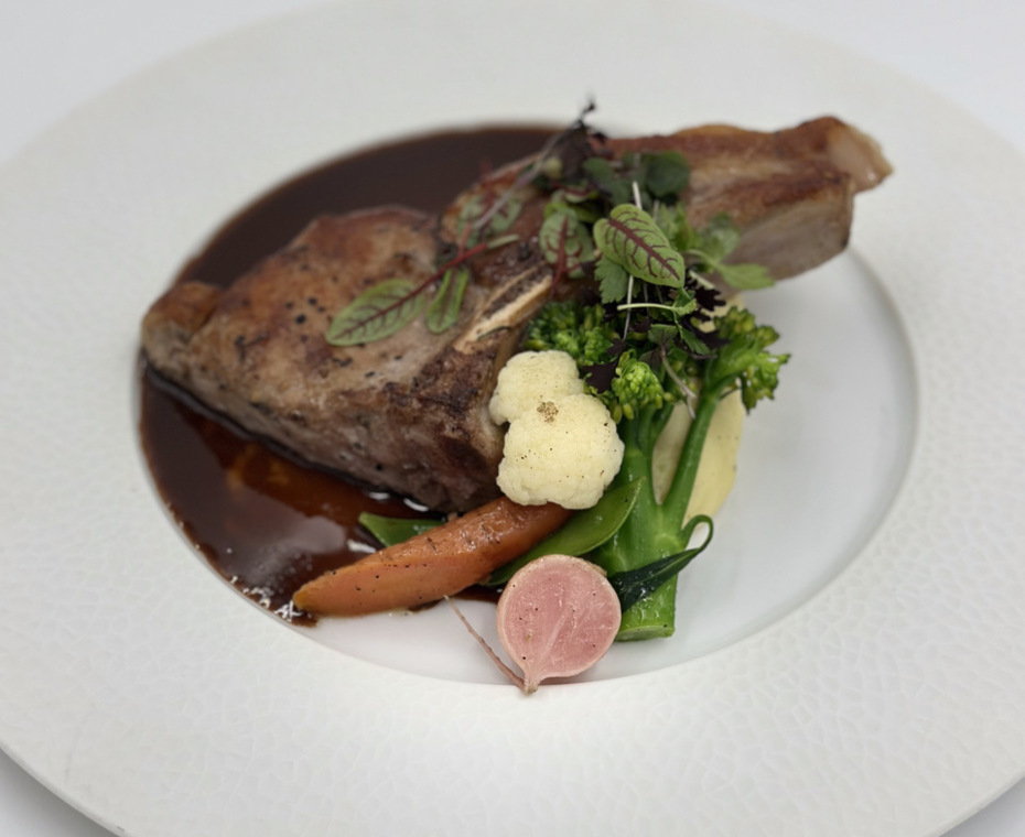 Restauracja przy Błoniach Krakowskich - danie główne z sezonowych składników,