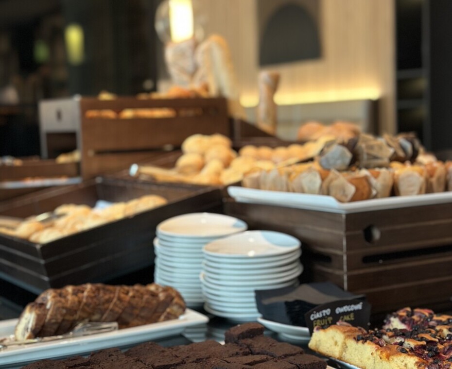 Sweet toppings to complete the taste of your morning.