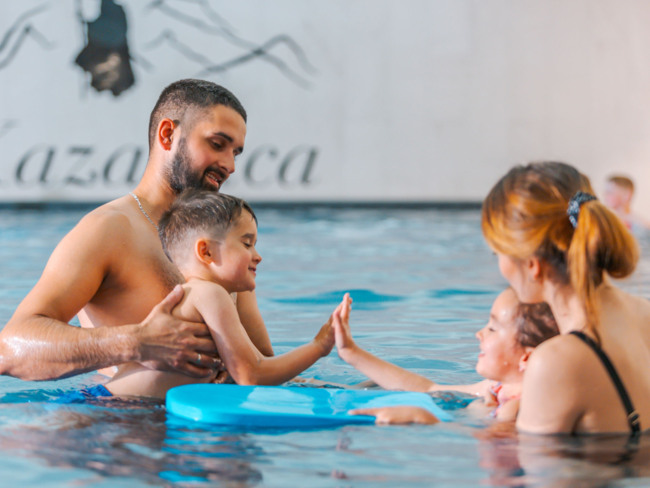 pool children family mom dad hotel attractions animations weekend trip holidays