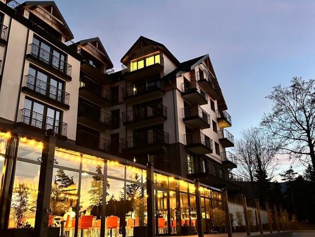 Sosnówka Kazalnica restauracja tarasola z widokiem góry Karkonosze