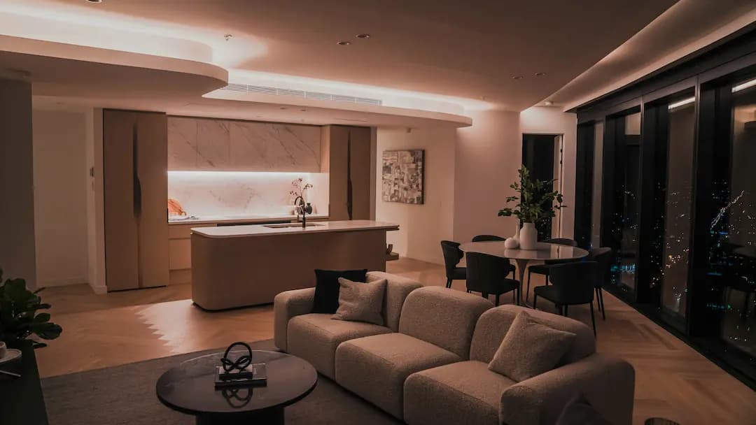Wrocław służbowo: dlaczego apartament może być lepszy niż pokój hotelowy?