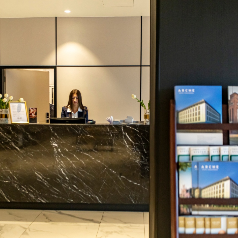 Arche Hotel Krakowska – noclegi dla firm ze stawkami korporacyjnymi i parkingiem.