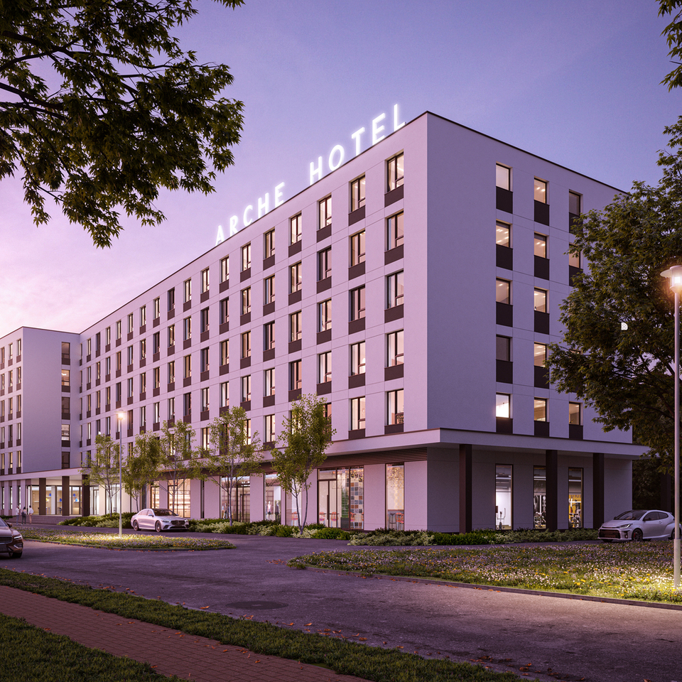 Nowoczesny hotel 'ARCHE HOTEL' o sześciu piętrach z podświetlanym szyldem, przeszklonym lobby, parkingiem i parą spacerującą przy zmierzchu