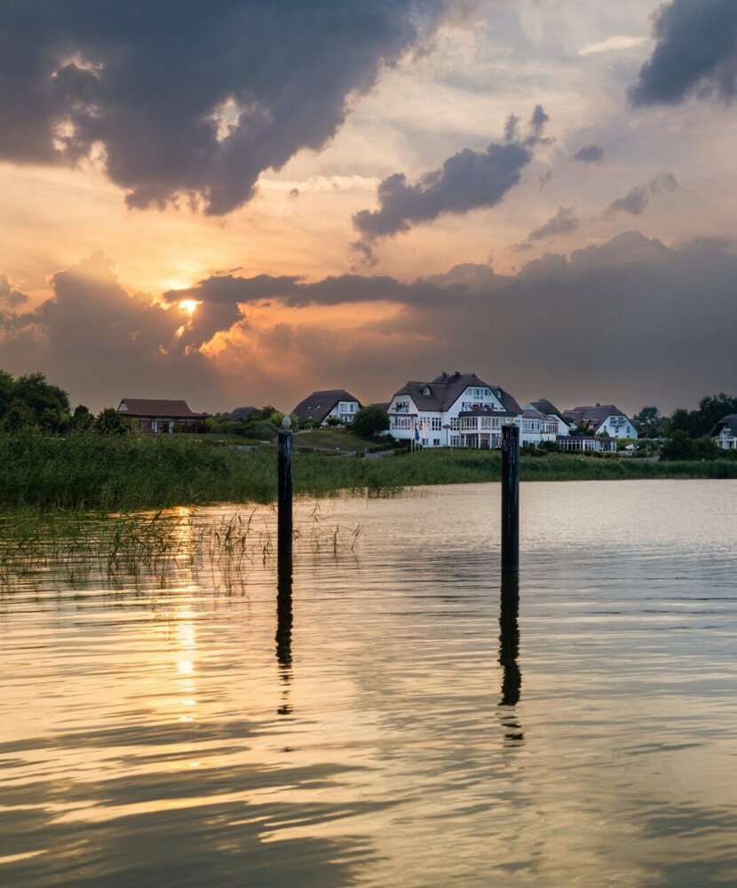 4 Sterne Resort Balmer See auf Usedom mit Blick auf das Haupthaus