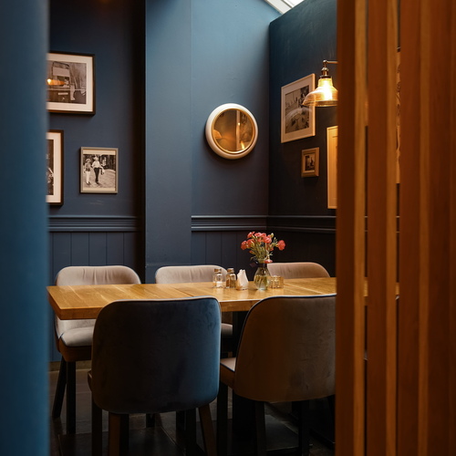 Starodworcowa restaurant Gdynia interior with wooden partitions