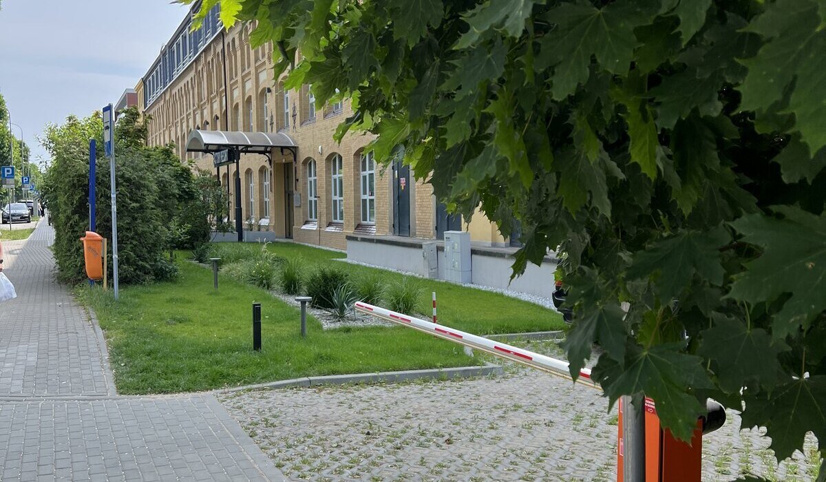 Factory Resort - Parking dla gości