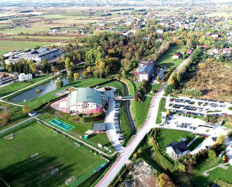 Solec-Zdrój i Baseny Mineralne widziane z góry