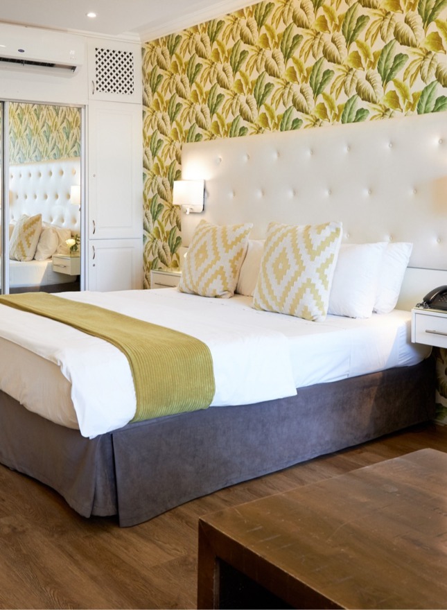 Luxurious accommodation in Breakers Resort
