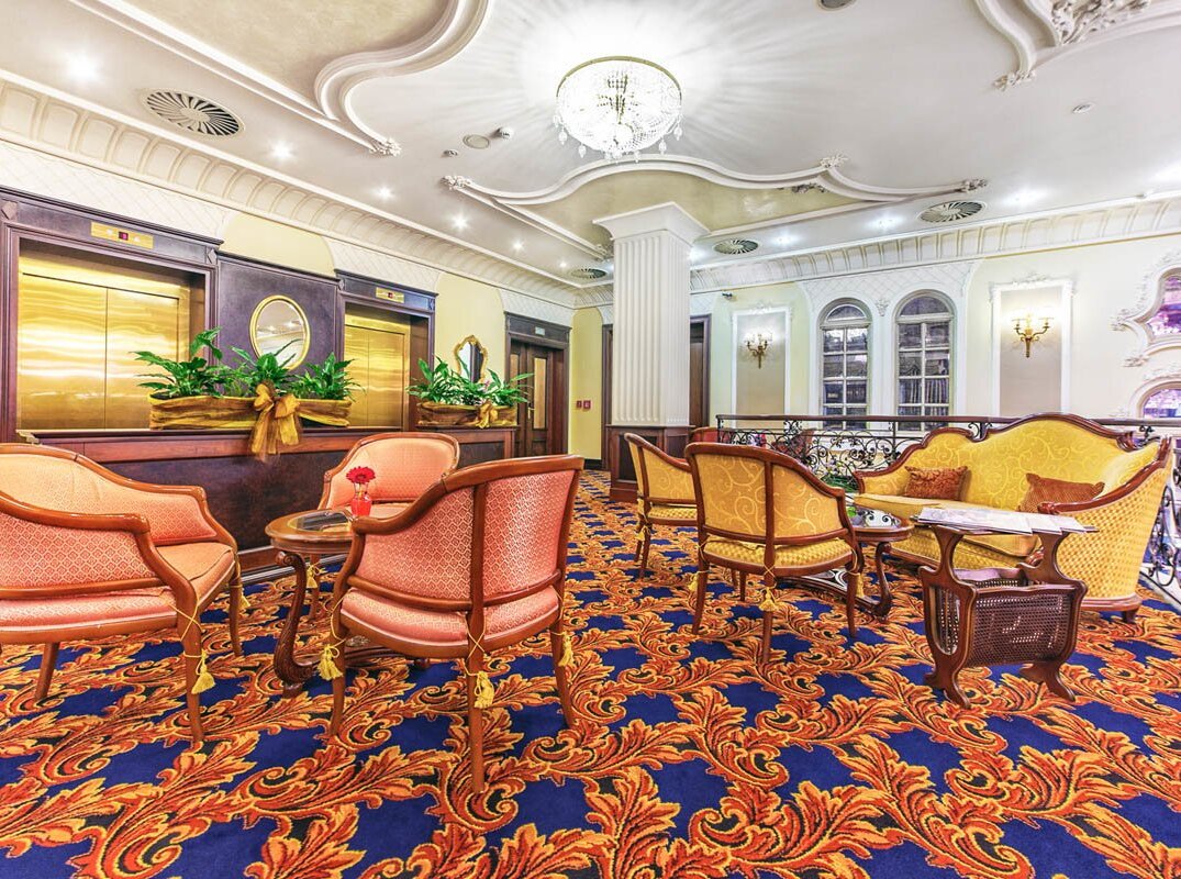 Bon Soir Cafe Carlsbad Plaza