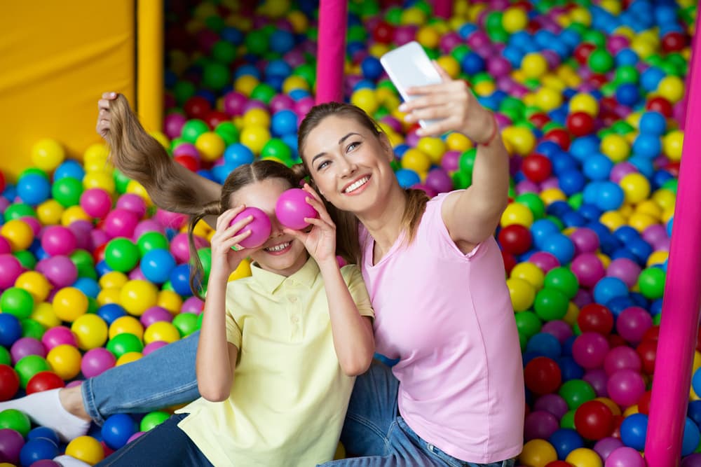 Families enjoying fun things to do with kids at attractions near Siam Paragon in Bangkok