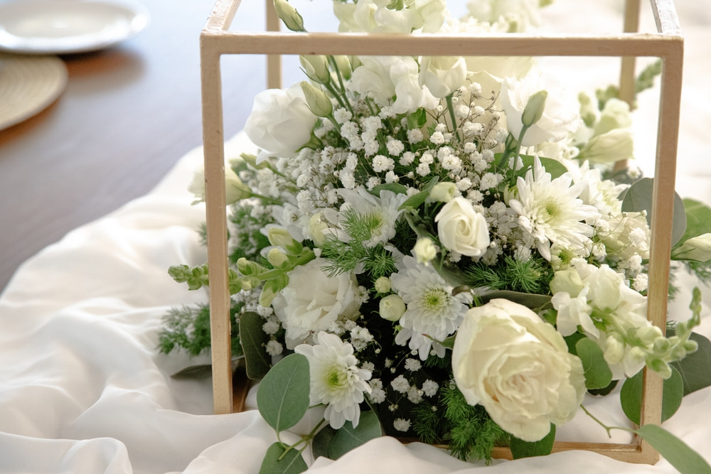 Elegant white floral centrepiece