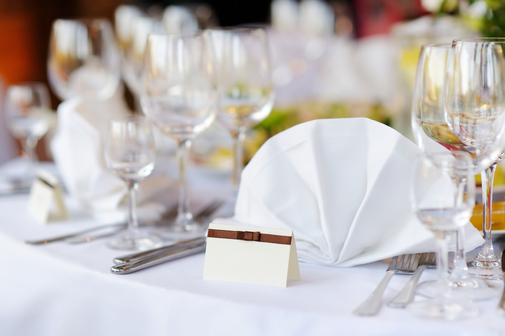 Elegant wedding table setting