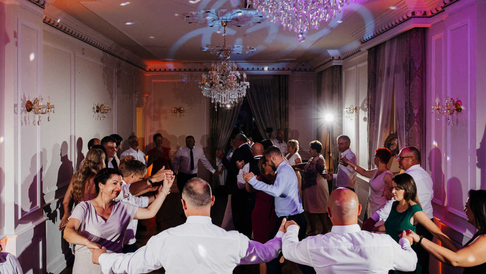 Królewskie wesele w Dworze - zabawa w sali balowej