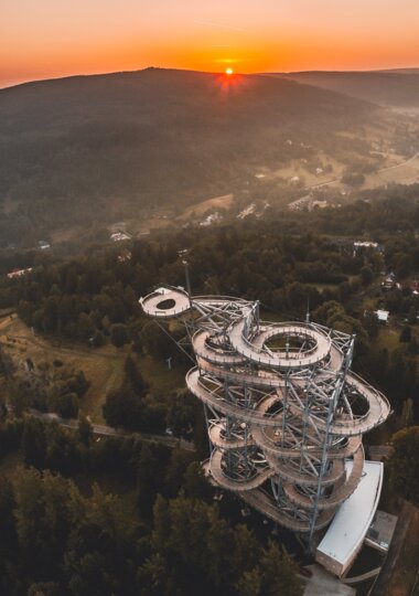 Sky Walk mit Bergblick