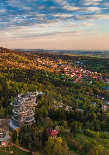 Sky Walk z widokiem na góry