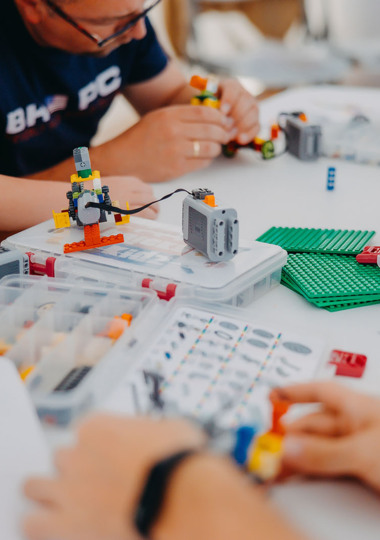 Playing with Lego blocks