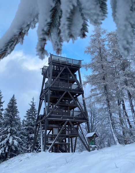 Vyhlídková věž v zimě