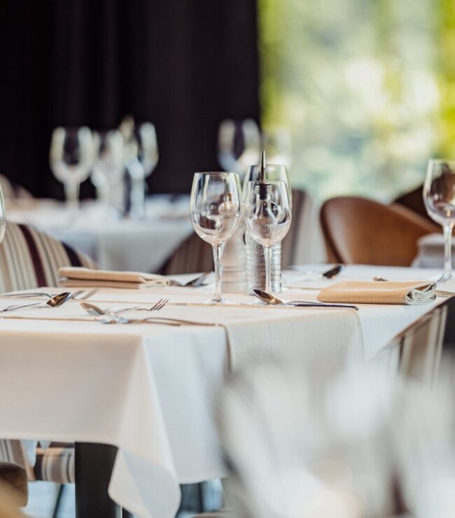 Stoliki w restauracji