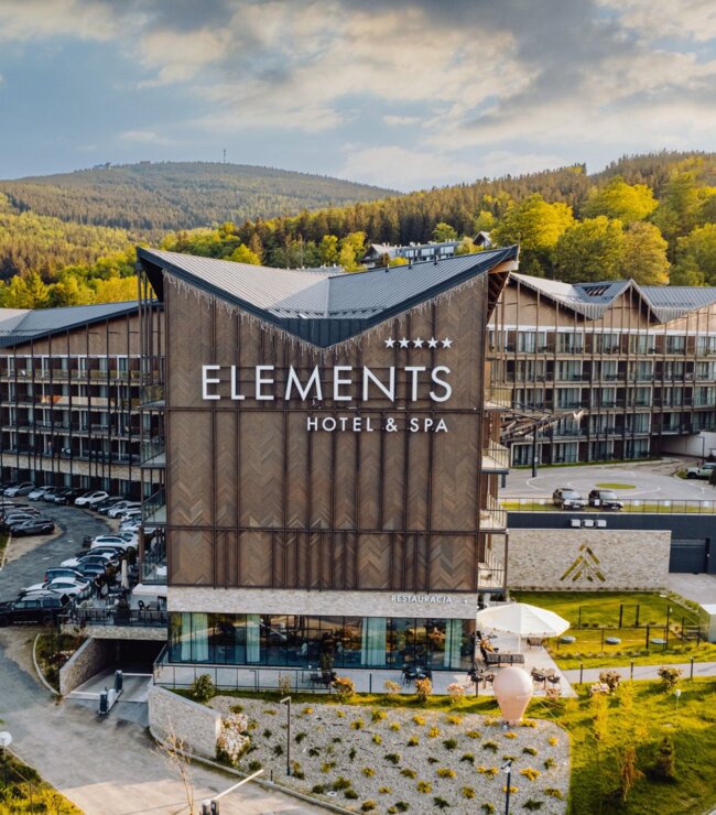 Elements Hotel & SPA von vorne
