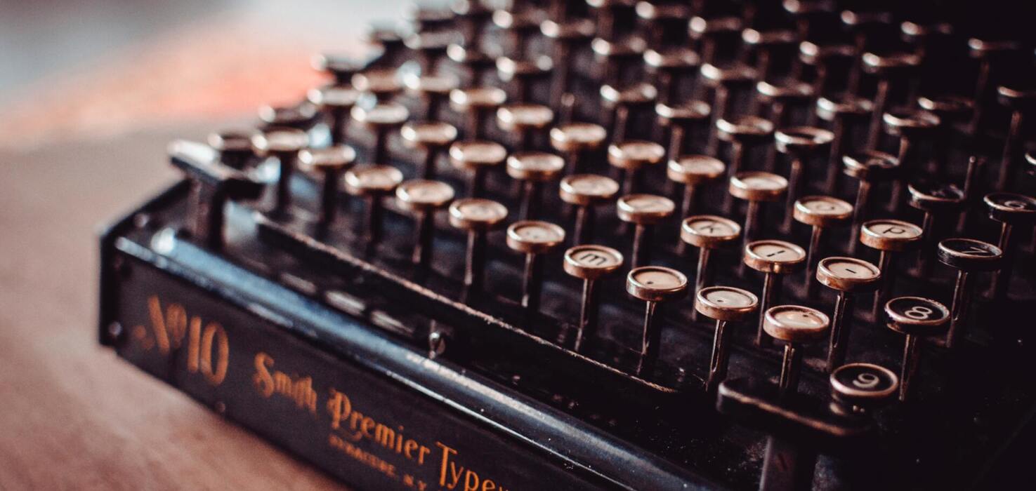 Przyciski dawnej maszyny do pisania