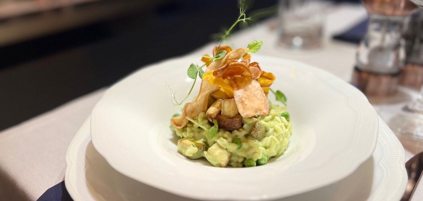 Danie główne w restauracji fine diningowej Kuryer