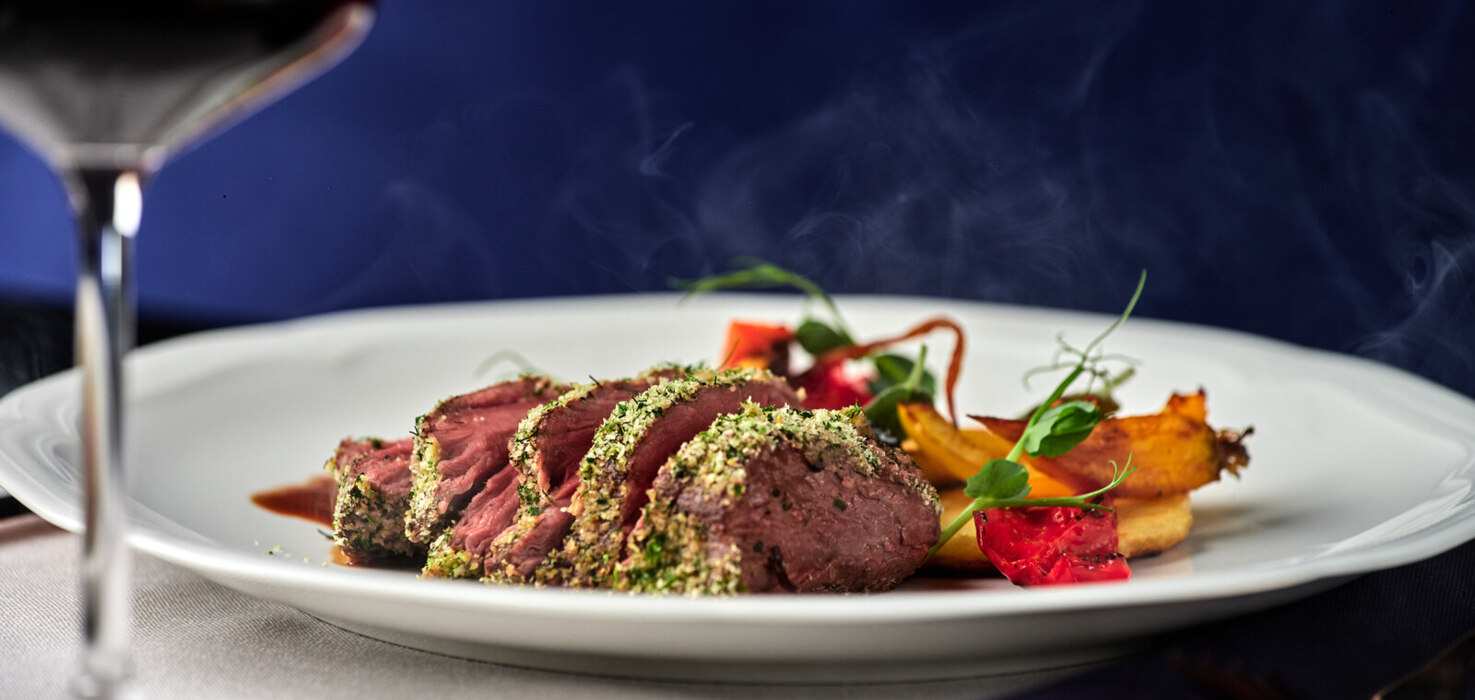 danie typu fine dining w stylu krakowskim w restauracji kuryer