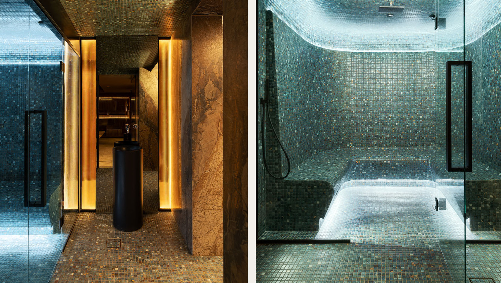 Luksusowa łaźnia parowa w hotelowym spa z zielono‑niebieską mozaiką, podświetlaną ławką, prysznicem i szklanymi drzwiami.
