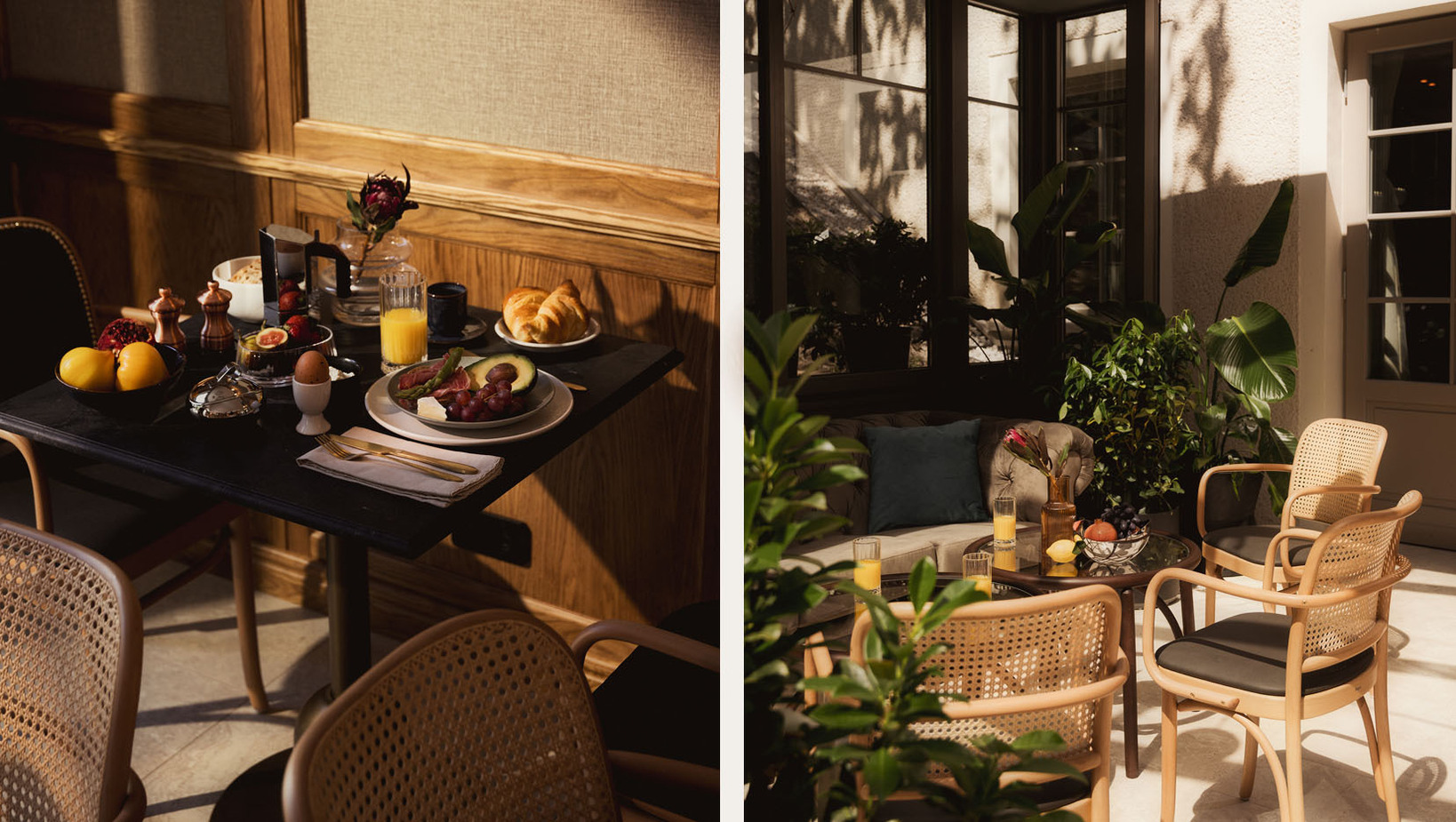 Słoneczne patio z rattanowymi fotelami, sofą i stolikiem serwującym sok i owoce; obok przytulny stolik śniadaniowy z croissantem, awokado i jajkiem.