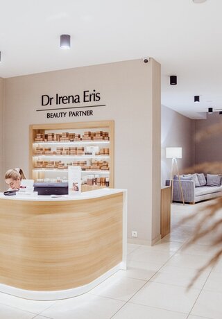 Recepcja salonu Dr Irena Eris Beauty Partner w Green Mountain Hotel - hotel SPA Karpacz z ofertą zabiegów i relaksu w górach.