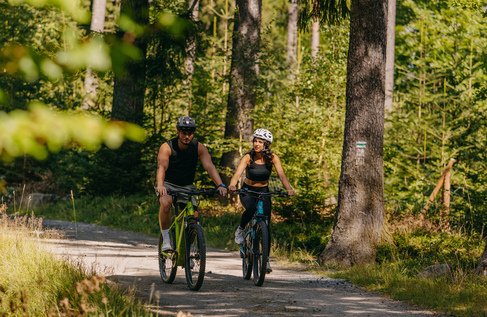 Trasy rowerowe w Karpaczu i Karkonoszach – aktywny wypoczynek w górach.