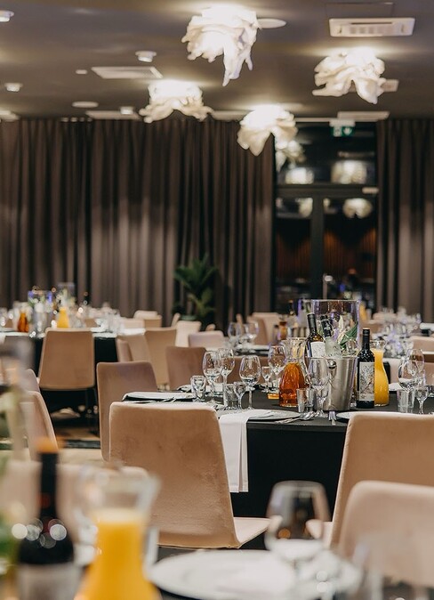 Sala bankietowa w Green Mountain – konferencje biznesowe i imprezy firmowe w górach.
