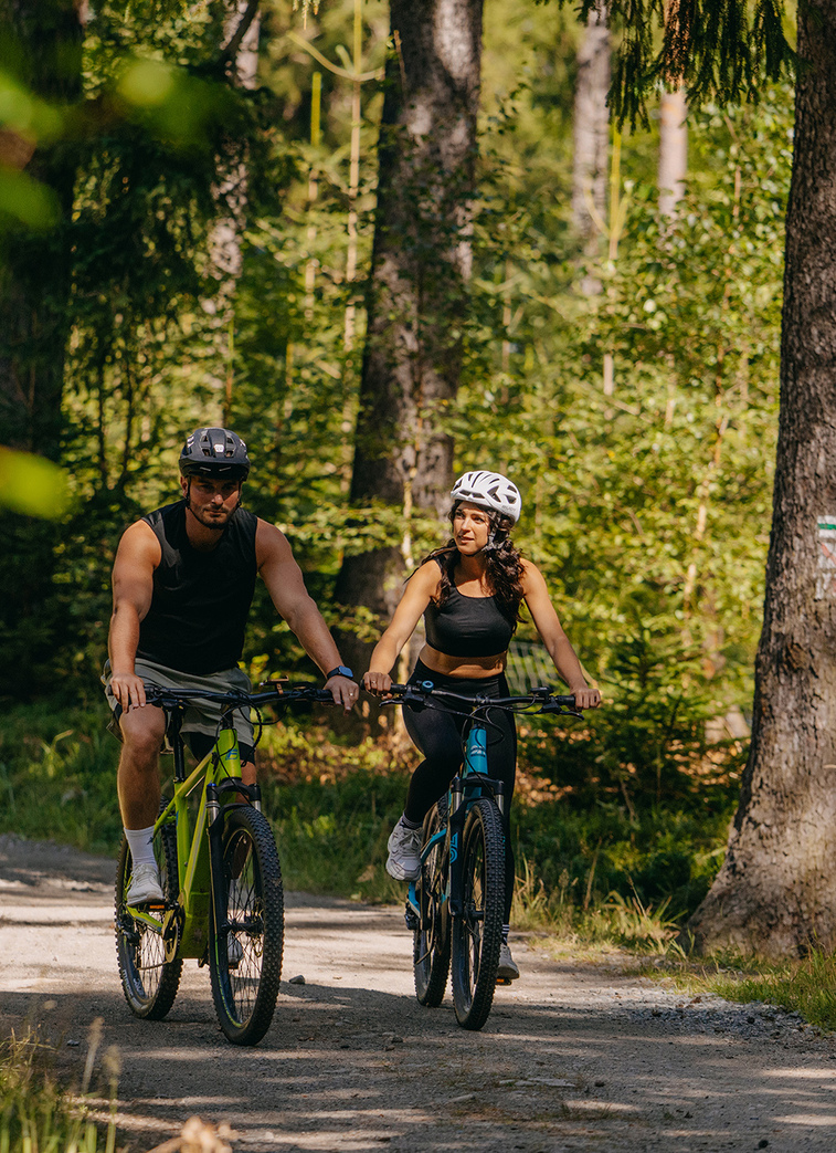 Trasy rowerowe w Karpaczu i Karkonoszach – aktywny wypoczynek w górach.