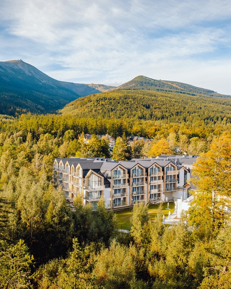 Jesień w górach - hotel w Karpaczu z basenem i SPA.