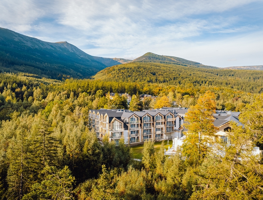 Jesień w górach - hotel w Karpaczu z basenem i SPA.