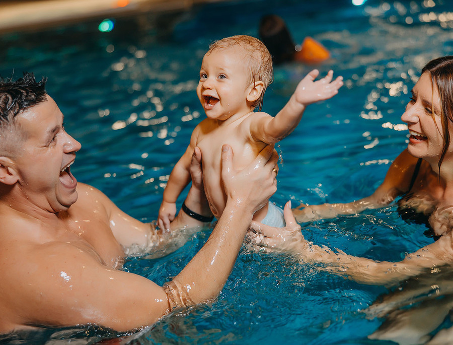 Kinderpool im Green Mountain – Hotel mit Pool für Familien in Karpacz.