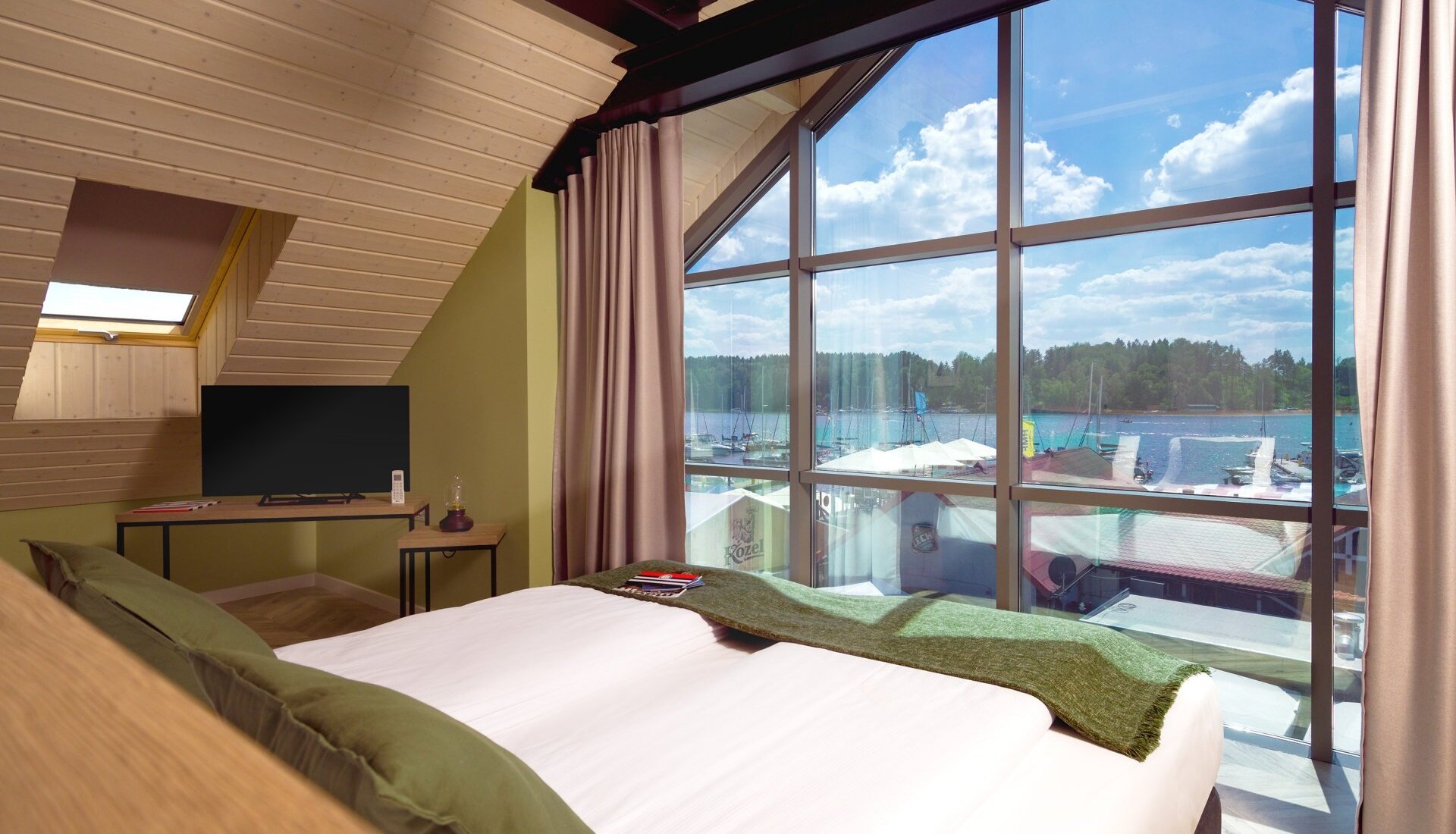 kamienica portowa mikołajki pokój