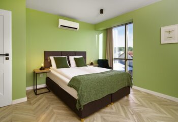 kamienica portowa mikołajki pokój