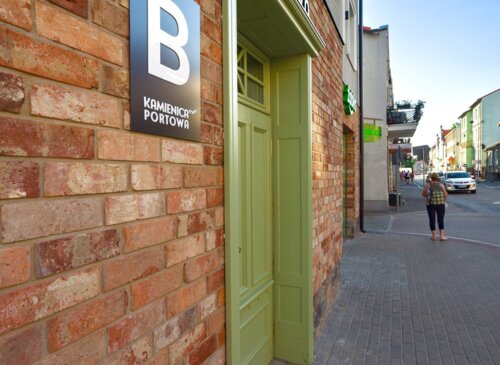 kamienica portowa mikołajki pokój