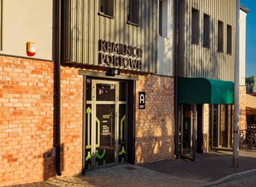 kamienica portowa mikołajki