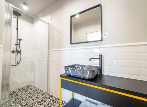 zaspany piec Mikołajki łazienka