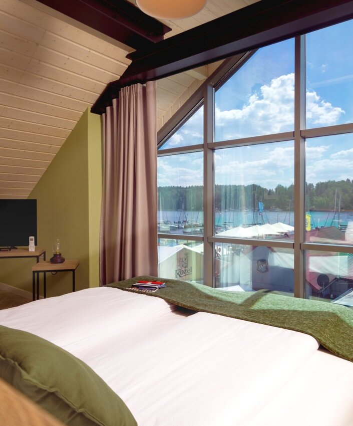 kamienica portowa mikołajki pokój