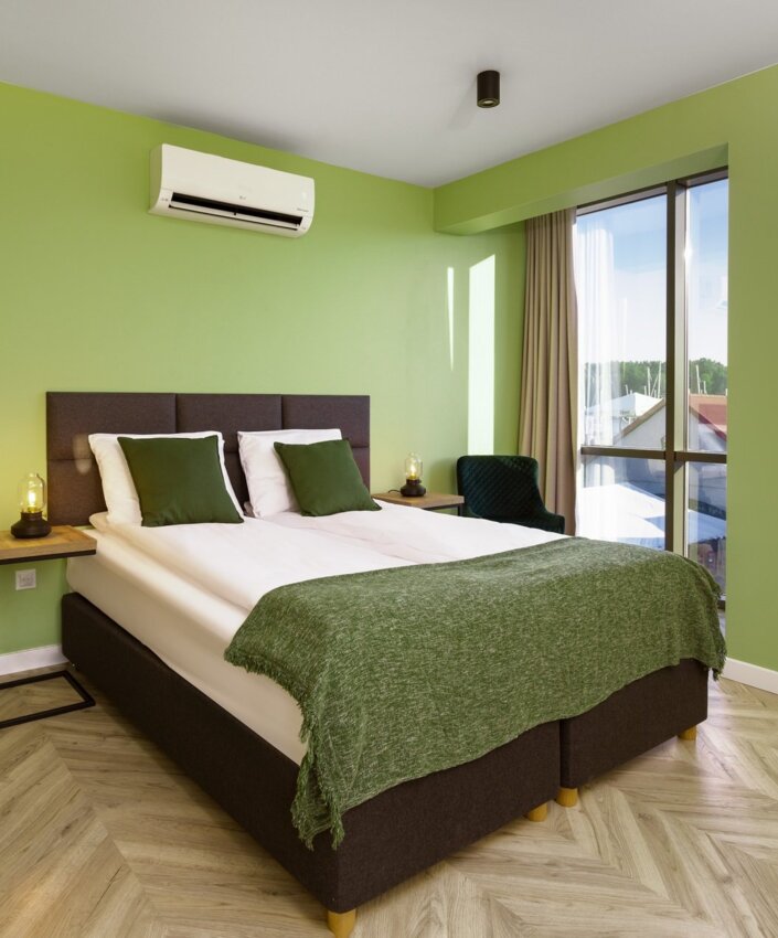 kamienica portowa mikołajki pokój