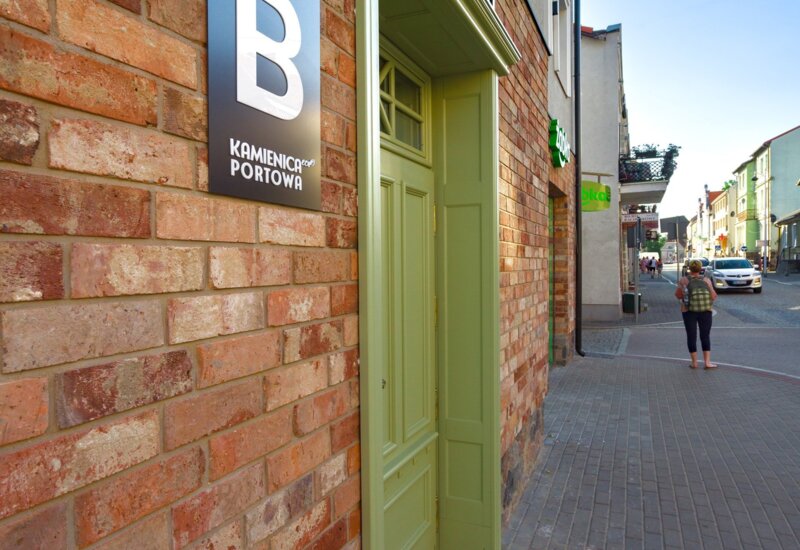 kamienica portowa mikołajki pokój