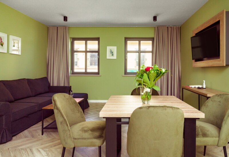 kamienica portowa mikołajki pokój