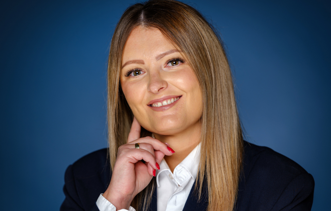 Zdjęcie portretowe kierownika recepcji